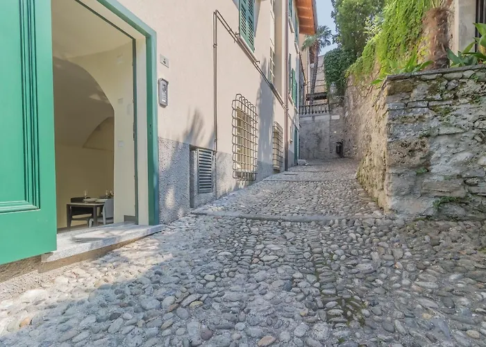 Tiny Duke Apartment Varenna