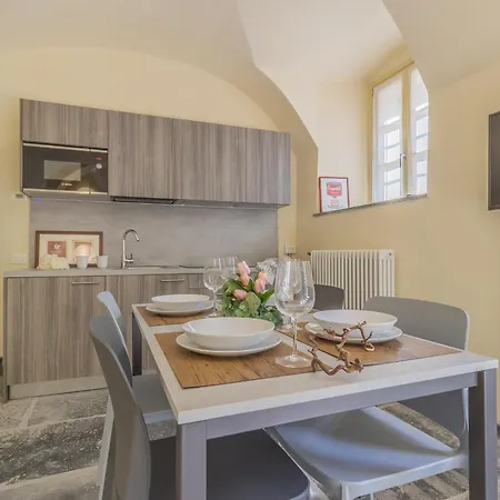 Tiny Duke Apartman Varenna